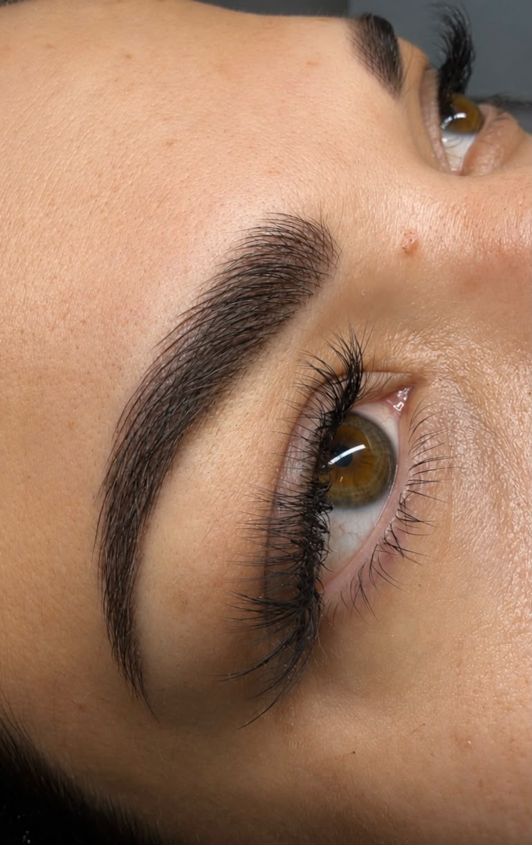 Abonyi Emília microblading munka